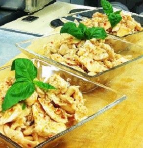 Kananpoikaa chilikastikkeessa