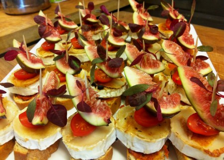 Vuohenjuustoa viikunamarmeladilla